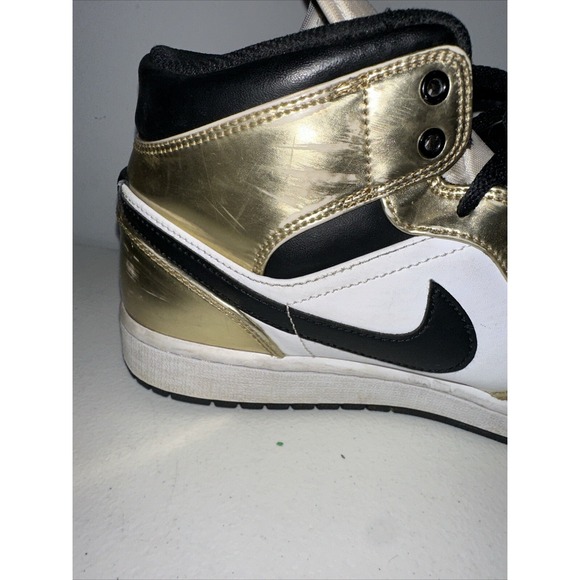 Jordan 1 Mid SE Men\'s‎ Size 8.5 - Metallic Gold With Box Shoes Sneakers